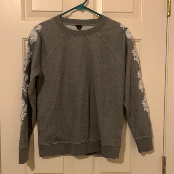 NWT J.crew gray sweater embroidered floral sleeves XS - Picture 2 of 4